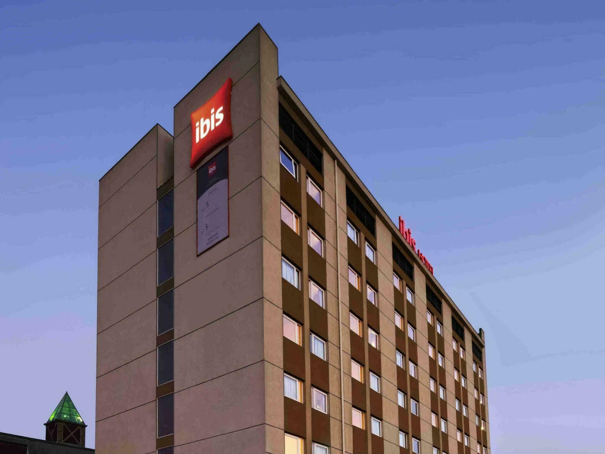 Ibis Santiago Estacion Central Exterior photo